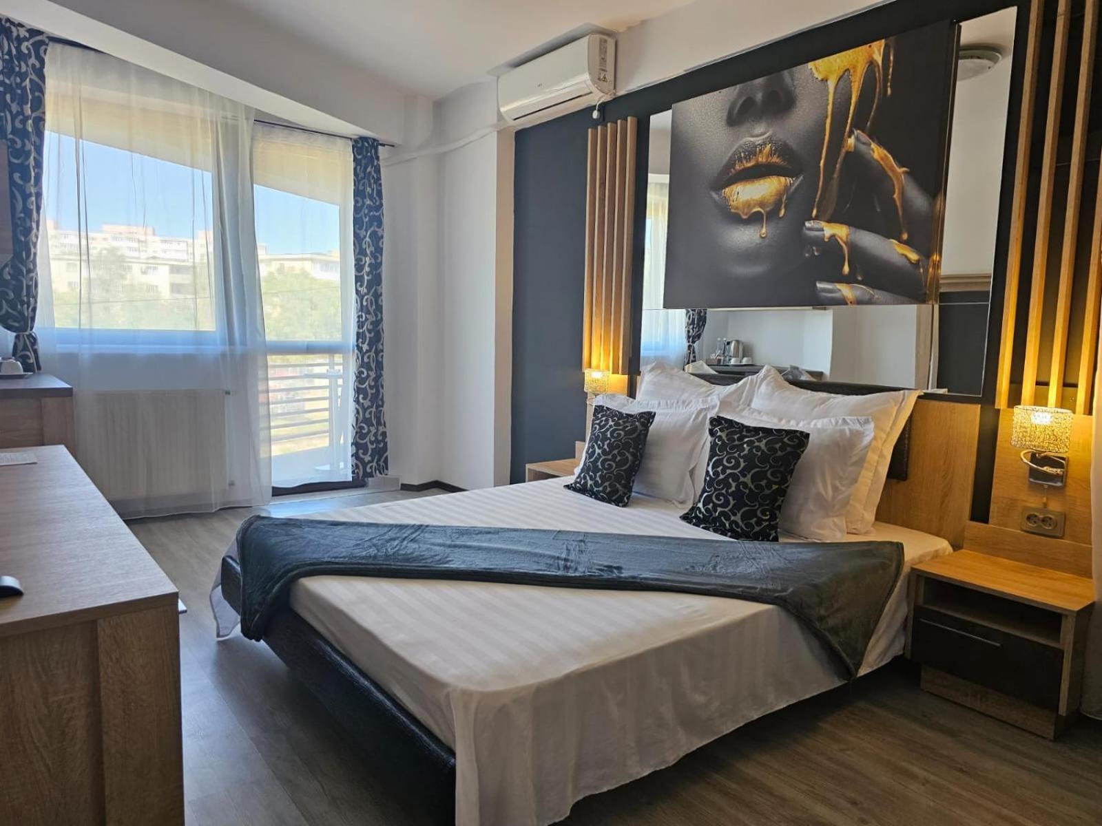 Hotel Theline Bucarest Esterno foto