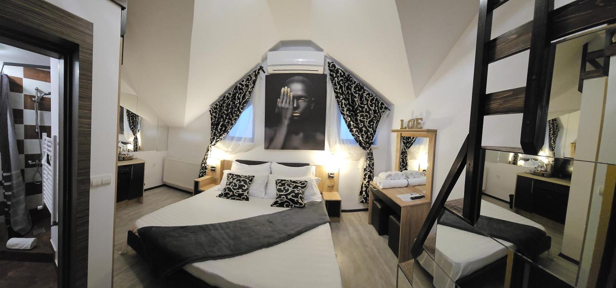 Hotel Theline Bucarest Esterno foto