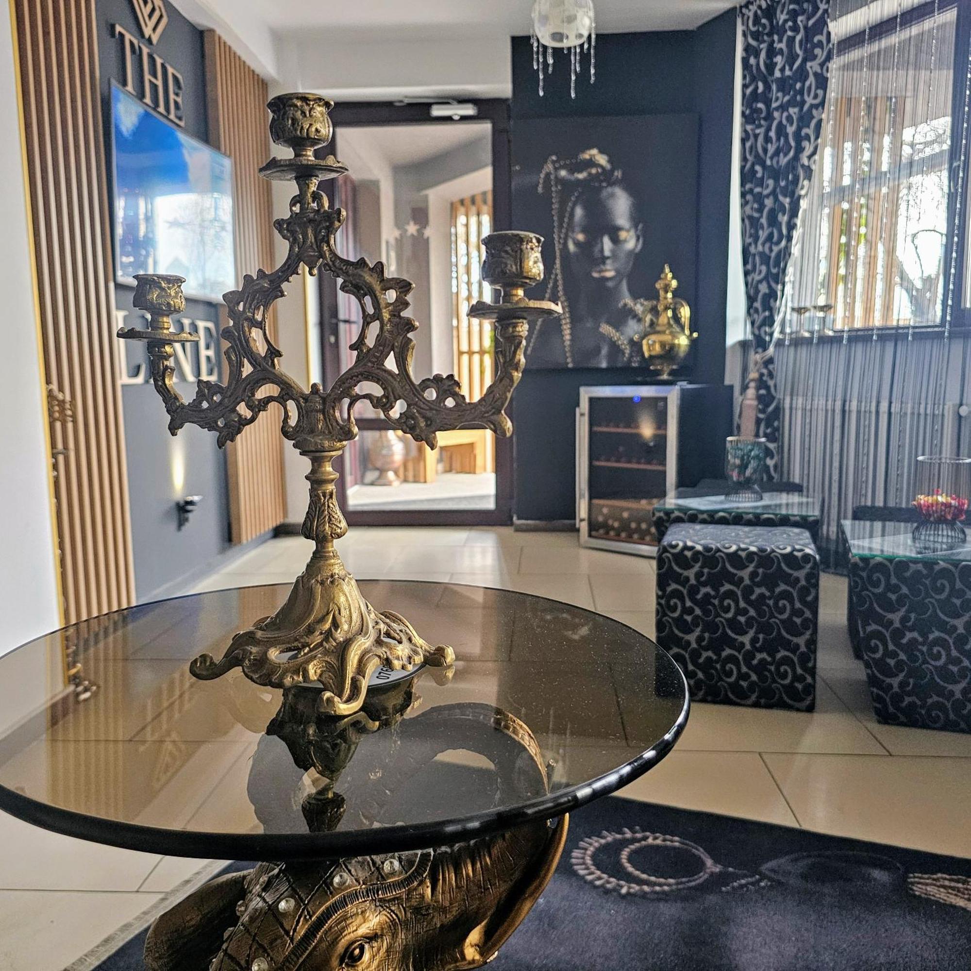 Hotel Theline Bucarest Esterno foto
